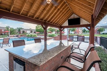 Poolside entertainment lounge