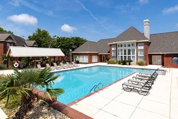 Relaxing pool with chairs
