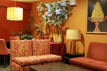 Seattle apartment for rent - a living room with a couch and a table