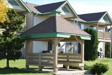 East Wenatchee apartment for rent - a gazebo in front of a house