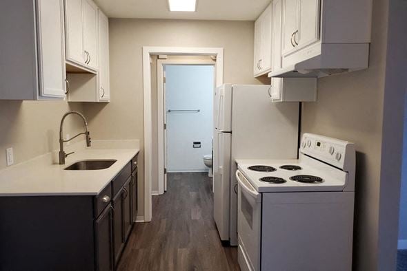 Marysville apartment for rent - a kitchen with a stove and a refrigerator