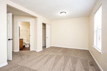 Galloway apartment for rent - a spacious living room with carpet and a bathroom