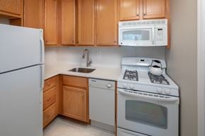Saddle Brook apartment for rent - Kitchen at Saddle Brook Apartments, New Jersey