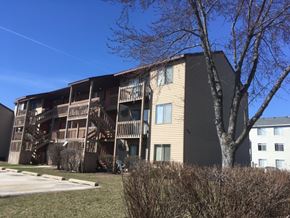 Grayslake apartment for rent - the building where the apartment is located