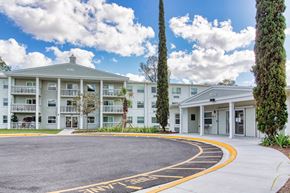 Jacksonville apartment for rent - Circular drive to entrance of Campus Towers Senior Apartments in Jacksonville