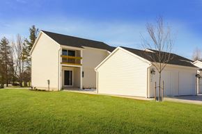 Amherst townhouse for rent - 723 Robin Road