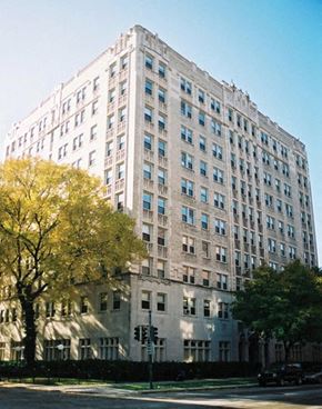 Chicago apartment for rent - a tall building with a street in front of it