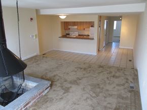 Philadelphia apartment for rent - Living Room
