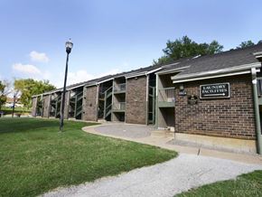St. Louis apartment for rent - the apartments are located in the building