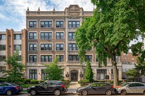 Chicago apartment for rent - the building in which the apartment is located