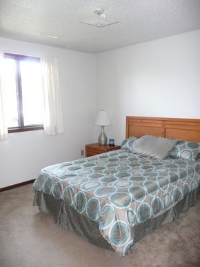 Coralville apartment for rent - Beautiful Bright Bedroom With Wide Windows at Parkside Manor, Coralville, Iowa