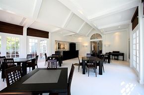 Farmington Hills apartment for rent - a large dining room with tables and chairs