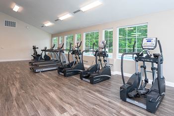 24-Hr fitness center w/ wi-fi