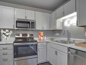 Sparks apartment for rent - Kitchen  l The Aurora Apartments