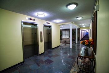 Lobby elevator