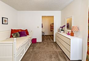 Corcoran apartment for rent - Bedroom