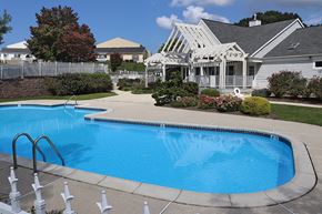 Harrisburg townhouse for rent - The clubhouse and swimming pool at High Pointe Club Apartments.