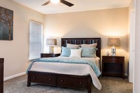 Lake Wylie apartment for rent - Lake Wylie SC Apartment Rentals Redwood Lakepointe Ridge Master Bedroom