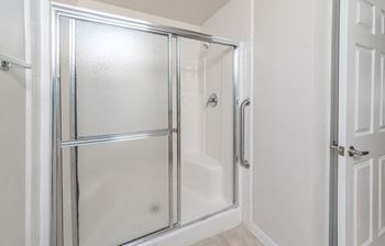 Separate shower*