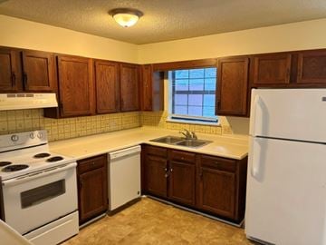 Beaufort - Available Now apartment for rent - LIVE OAKS APARTMENTS