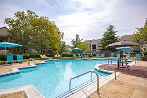 Ashburn apartment for rent - Saddle Ridge pool.