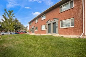 Denver apartment for rent - 5300 E Asbury Apartments in Denver, CO