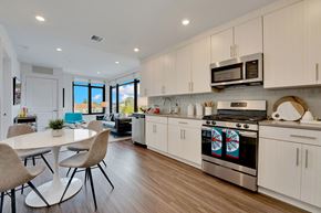 Bayonne apartment for rent - apartment kitchen and dining area