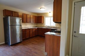 Eagan apartment for rent - Wuthering Heights Kitchen, Eagan, Minnesota