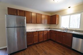 Eagan apartment for rent - Wuthering Heights Kitchen, Eagan, Minnesota