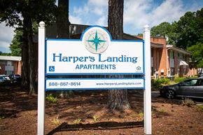 Newport News apartment for rent - Harper's Landing Apartments Signage 02