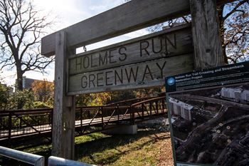 Holmes run greenway signage