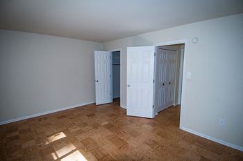 Walk-in closets 2