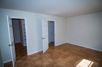 Walk-in closets 1