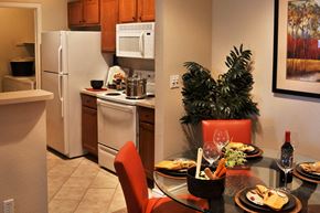Englewood apartment for rent - Apartments Near Southlands Mall Colorado with Dining Area