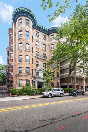 Cambridge apartment for rent - a large brick apartment building on a city street