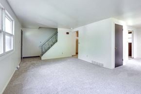Amherst triplex for rent - 125 Glenhaven Dr Amherst - Living Room