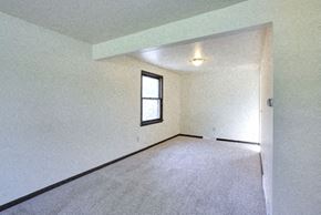 Amherst triplex for rent - 249-251 Sundridge - Dining Room