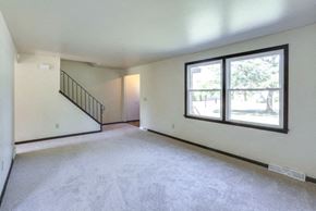 Amherst triplex for rent - 249-251 Sundridge - Living Room