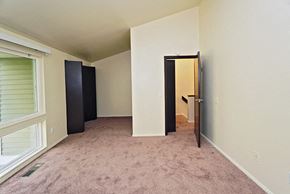 Buffalo apartment for rent - Parkside Houses - One to Four-bedroom, One to One and a Half-Bath Units – Amherst, NY – Williamsville North School District – Carpeting and Vinyl Plank Flooring – Master – Master Bath – Closets – Extr