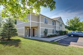 Getzville apartment for rent - Stonington Park Apartments - Two-bedroom, Two-Bath Units - Two-bedroom, One and a half-Bath Units - Three-bedroom, Two-Bath Units – Getzville, NY – Williamsville School District – Fireplace - Balcony