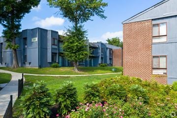 Lindenwold apartment for rent - Stonington Court Apartments