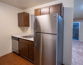 Rohnert Park apartment for rent - Kitchen l Park Club Apts
