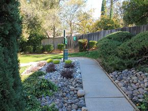 Auburn apartment for rent - Walkway through Community l The Overlook Apartments l Auburn, CA Apartments