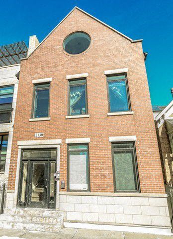Chicago apartment for rent - the front of a brick building with windows