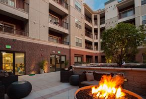Collingswood apartment for rent - a fire pit in the courtyard of an apartment building