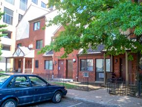 Hartford apartment for rent - Building exterior with parking in front