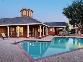San Marcos apartment for rent - Pool and exterior of clubhouse