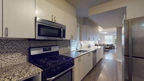 Ottawa apartment for rent - full kitchen with granite counter tops and stainless steel appliances