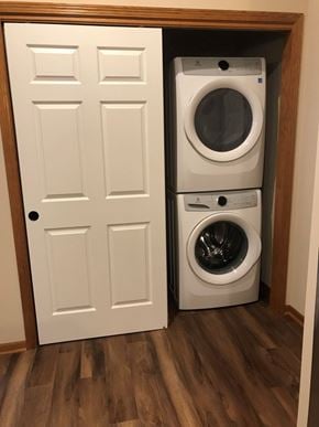 Lincoln house for rent - a small washer and dryer in a closet with a door