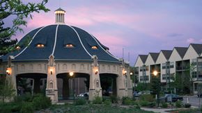 Denver apartment for rent - HGV Carousel and Labyrinth adjacent to Cottage Hill